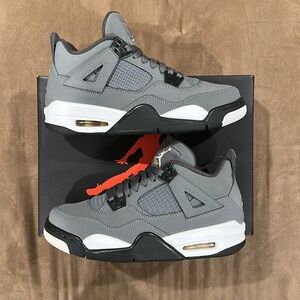 Jordan 4 Retro GS “Cool Grey” size 6Y